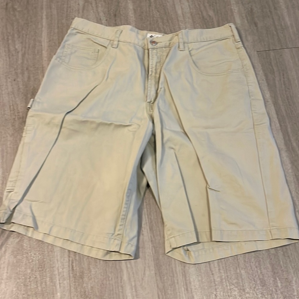 Columbia Mens Khaki Cargo Shorts